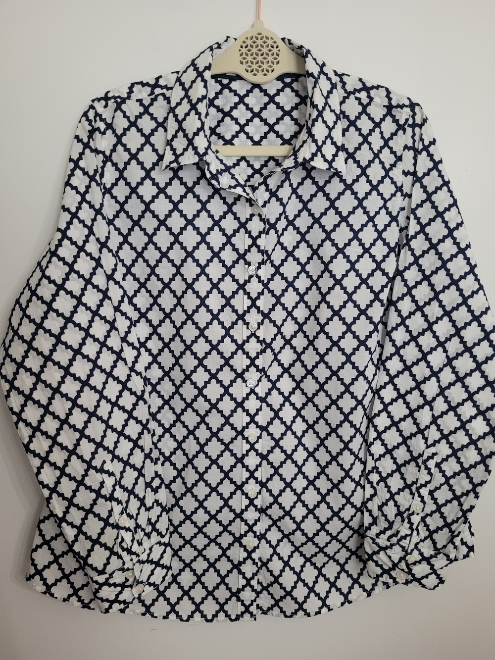 Crown & Ivy Womens 0X Plus White Blue Geometric Collared Button Blouse Cotton
